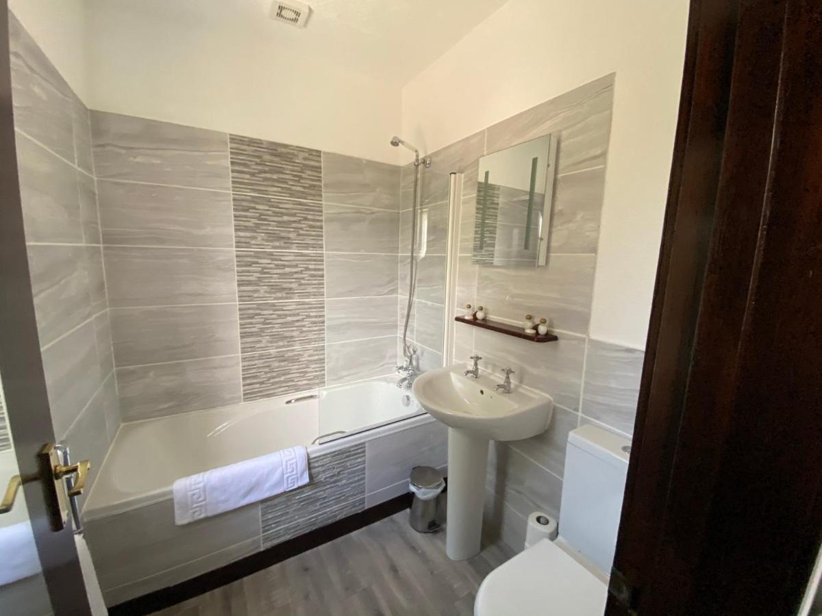 The Griffin Llyswen Hotel เบรคอน ภายนอก รูปภาพ