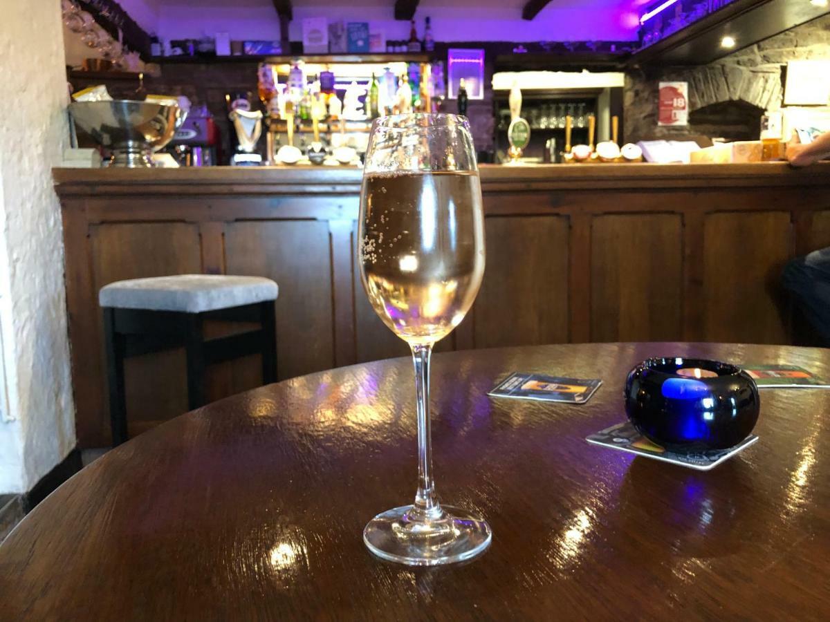 The Griffin Llyswen Hotel เบรคอน ภายนอก รูปภาพ